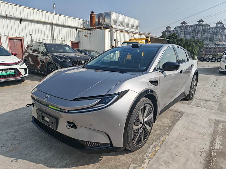 Фото 1 - Toyota bZ5