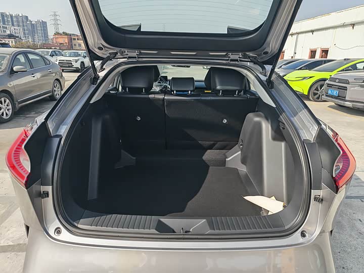 Фото 5 - Toyota bZ5