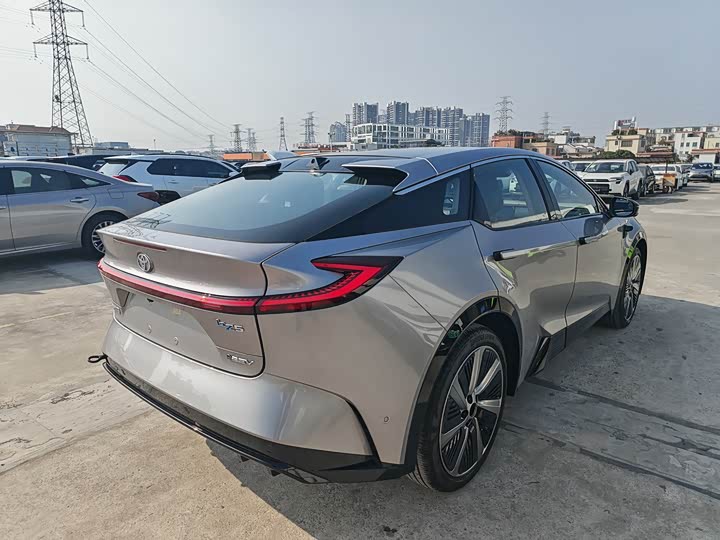 Фото 6 - Toyota bZ5