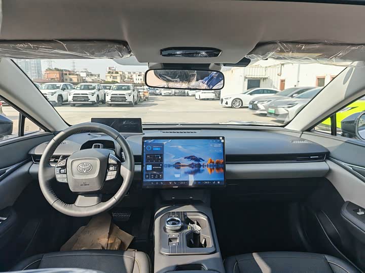 Фото 9 - Toyota bZ5