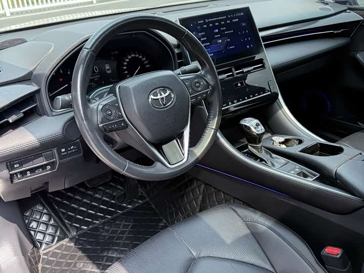 Photo 5 - Toyota Avalon