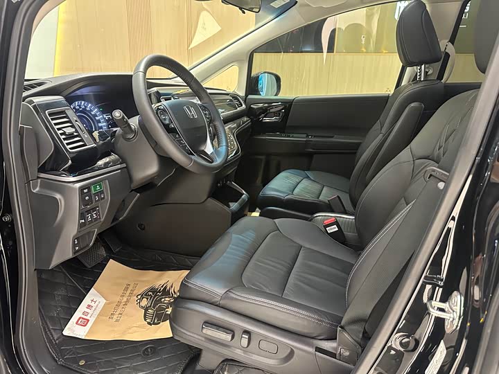 Фото 5 - Honda Elysion