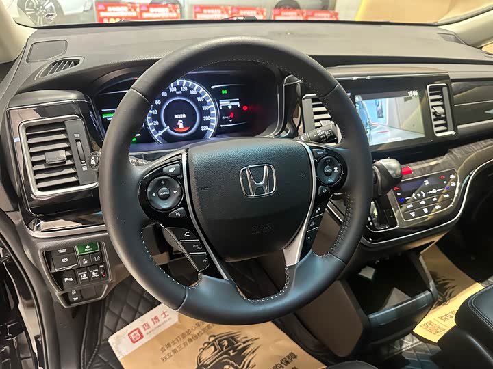 Фото 6 - Honda Elysion