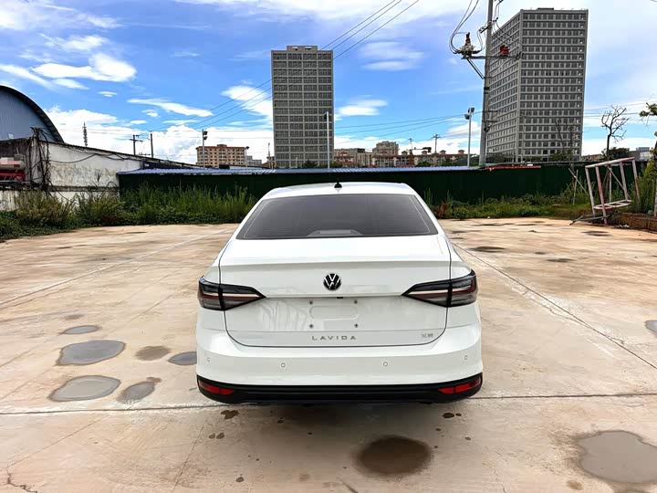 Фото 8 - Volkswagen Lavida