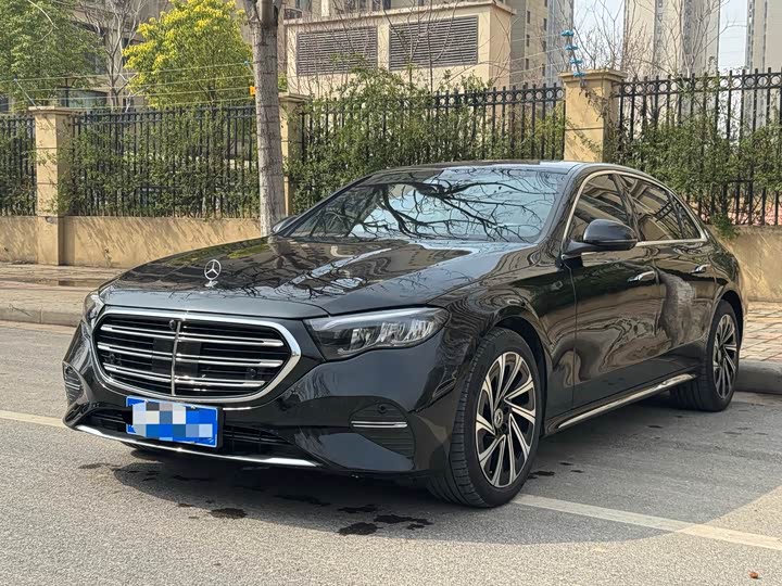 Photo 1 - Mercedes-Benz E-Class