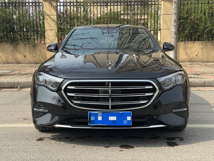 Photo 2 - Mercedes-Benz E-Class