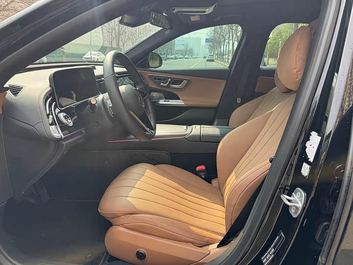 Photo 4 - Mercedes-Benz E-Class