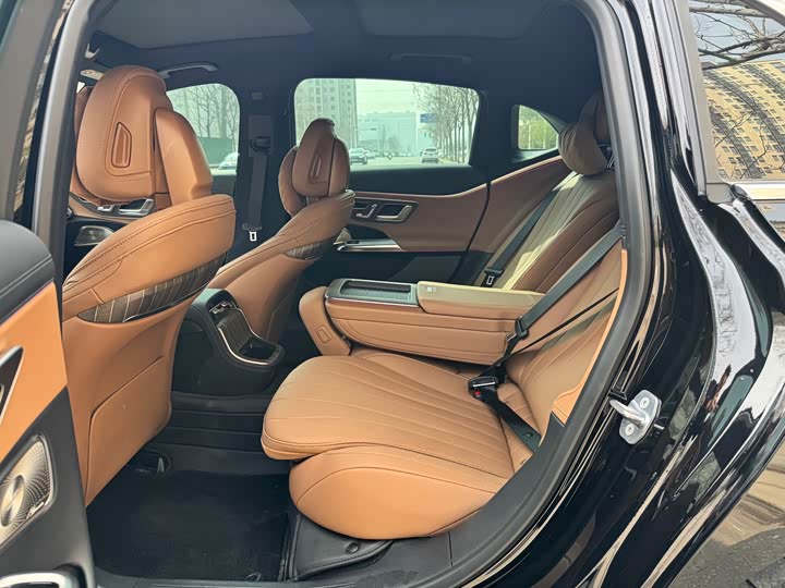 Photo 6 - Mercedes-Benz E-Class