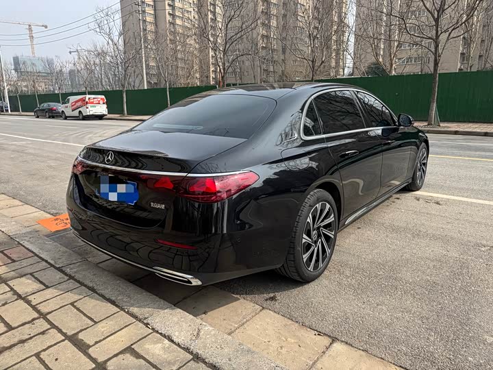 Photo 7 - Mercedes-Benz E-Class