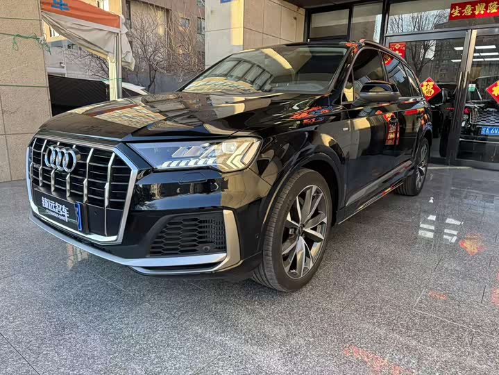 Фото 2 - Audi Q7