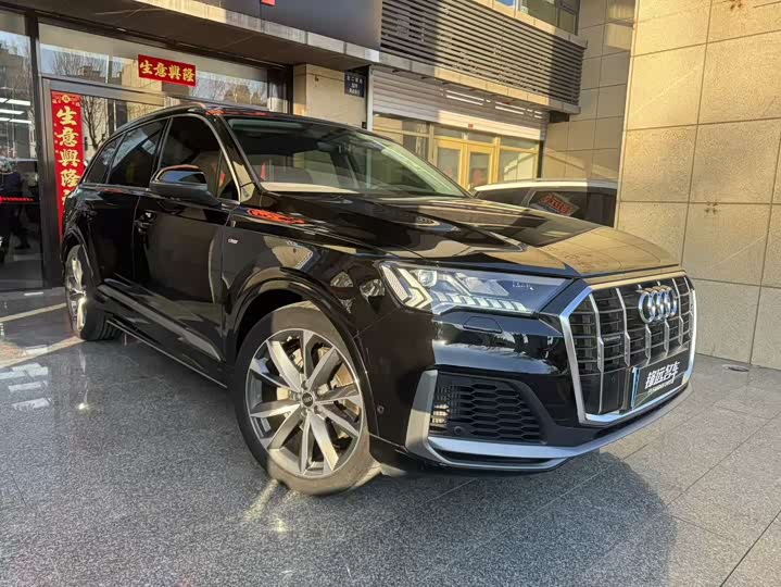 Фото 3 - Audi Q7