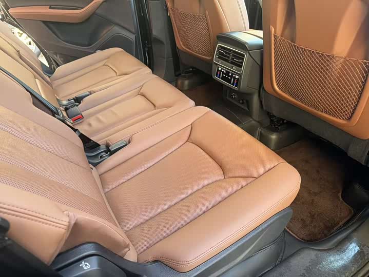 Фото 9 - Audi Q7