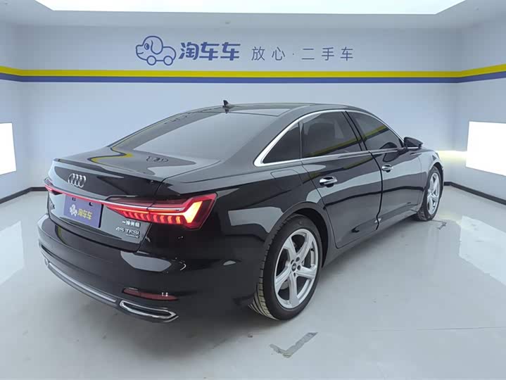 Фото 3 - Audi A6L