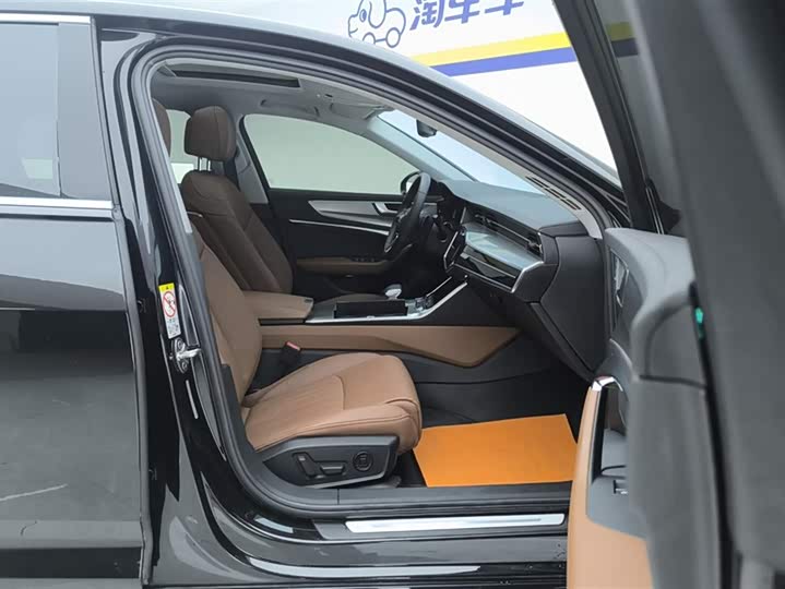 Фото 8 - Audi A6L