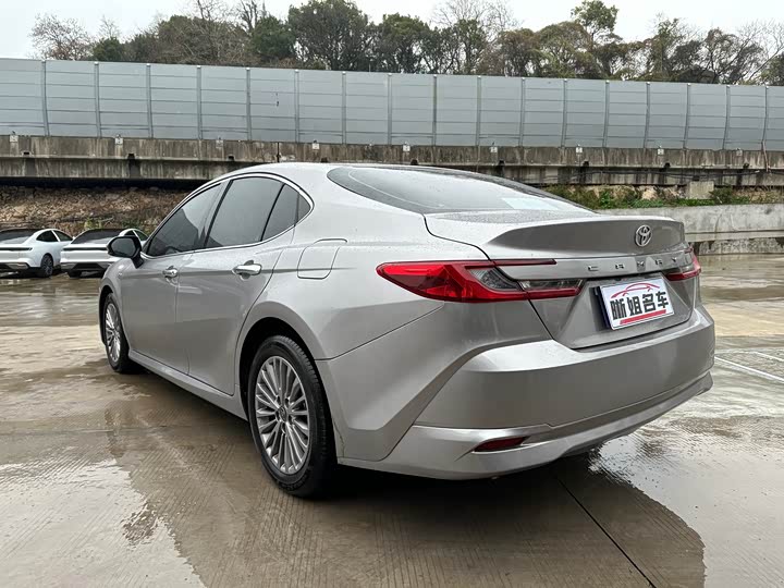 Фото 7 - Toyota Camry