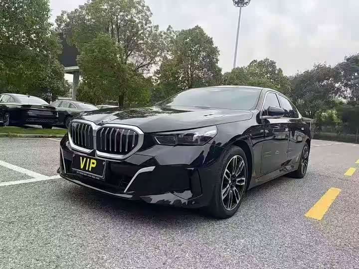 Photo 1 - BMW 5 Series