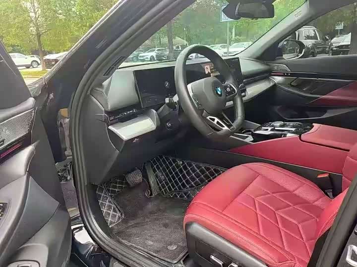 Photo 6 - BMW 5 Series