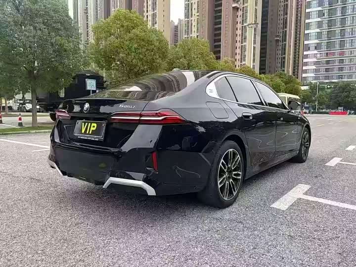 Photo 7 - BMW 5 Series