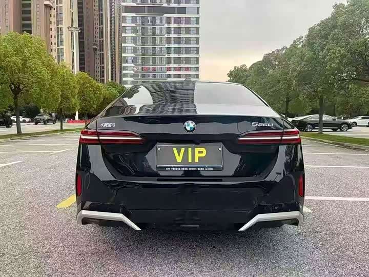 Photo 9 - BMW 5 Series