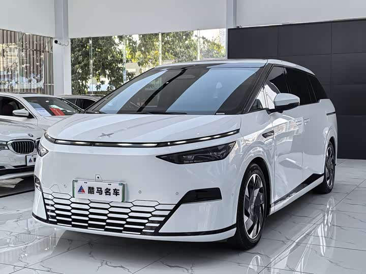 Фото 1 - XPeng X9