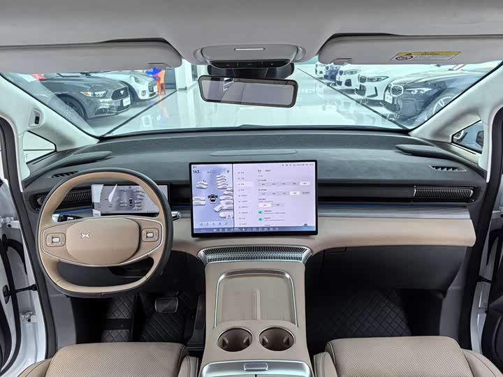 Фото 9 - XPeng X9