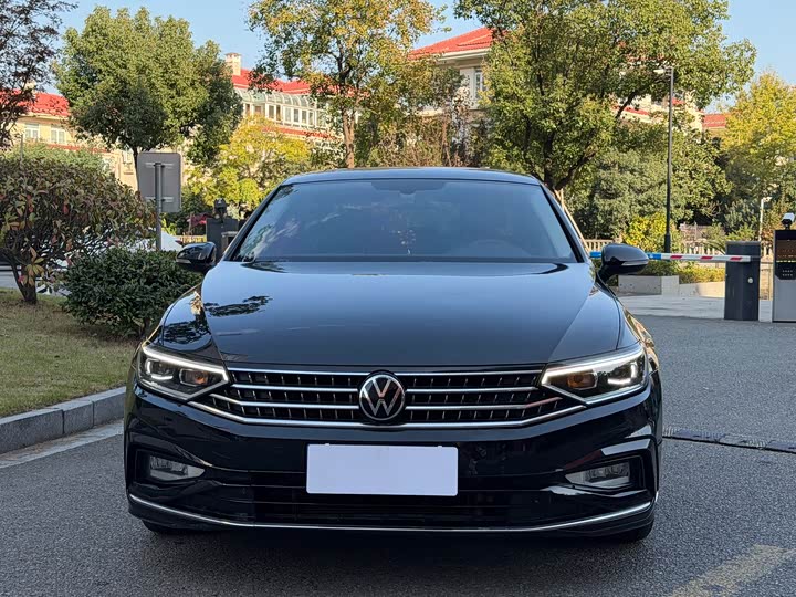 Фото 2 - Volkswagen Magotan