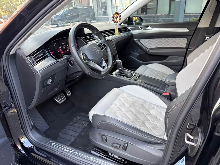 Фото 5 - Volkswagen Magotan