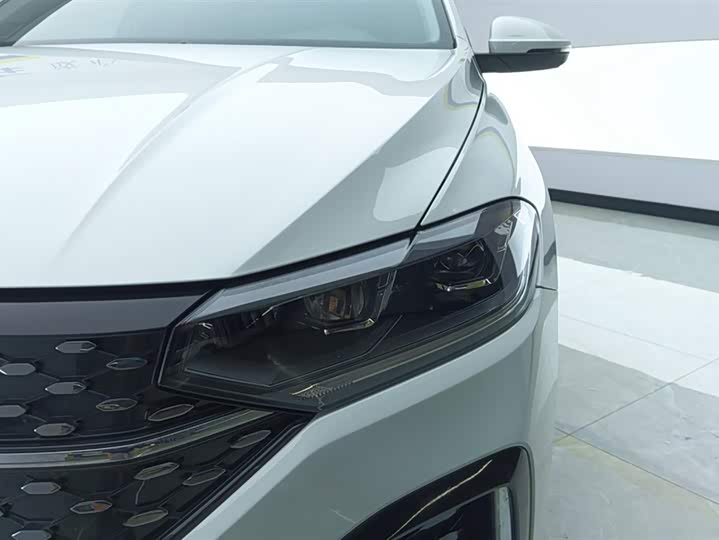 Фото 5 - Volkswagen Lavida