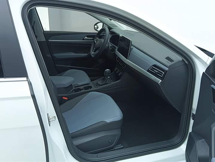 Фото 8 - Volkswagen Lavida