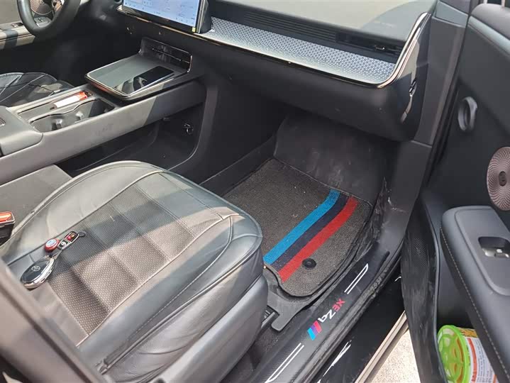 Фото 8 - Toyota bZ3X