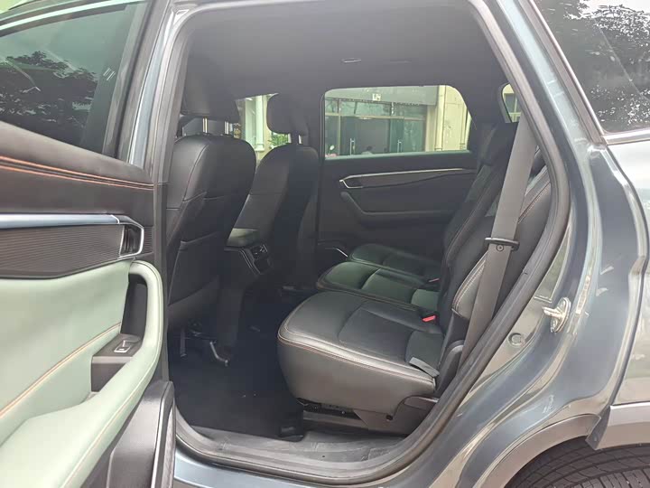 Фото 8 - Geely Okavango L