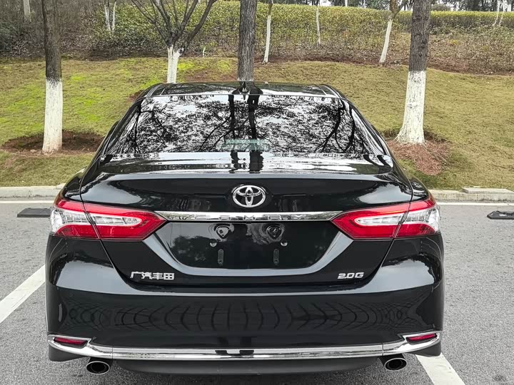 Фото 5 - Toyota Camry