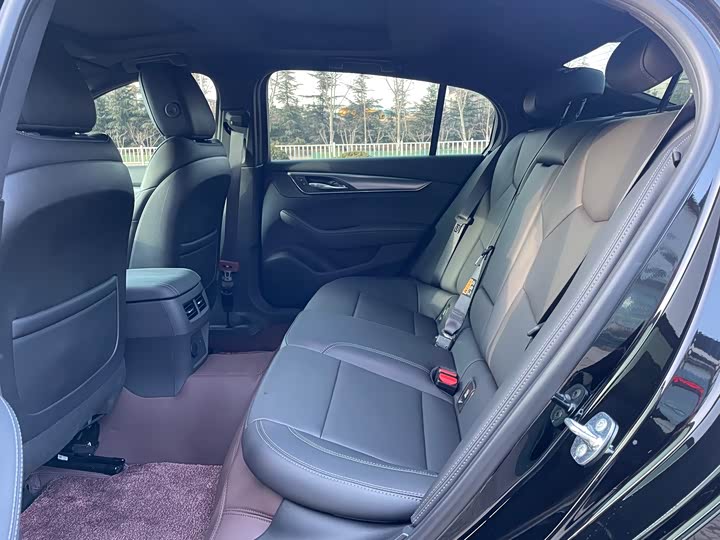 Фото 8 - Cadillac CT5