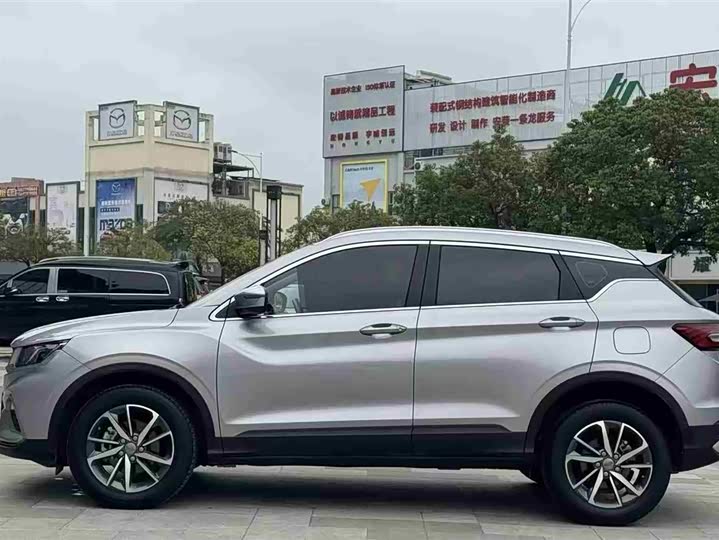 Фото 4 - Geely Coolray