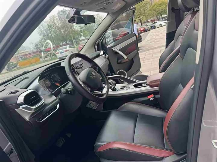 Фото 5 - Geely Coolray