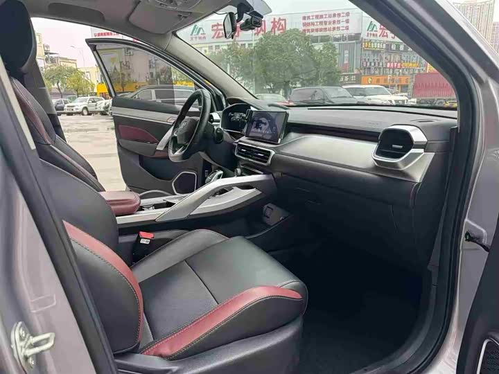 Фото 6 - Geely Coolray