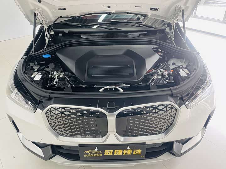 Фото 2 - BMW iX1