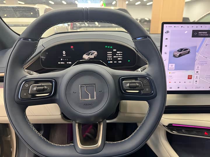 Фото 6 - Zeekr 001