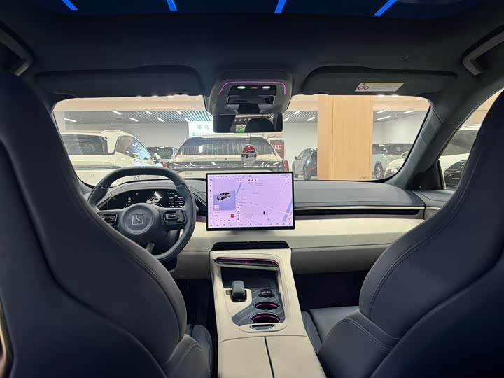 Фото 8 - Zeekr 001