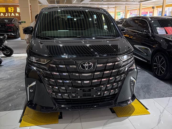 Фото 2 - Toyota Alphard