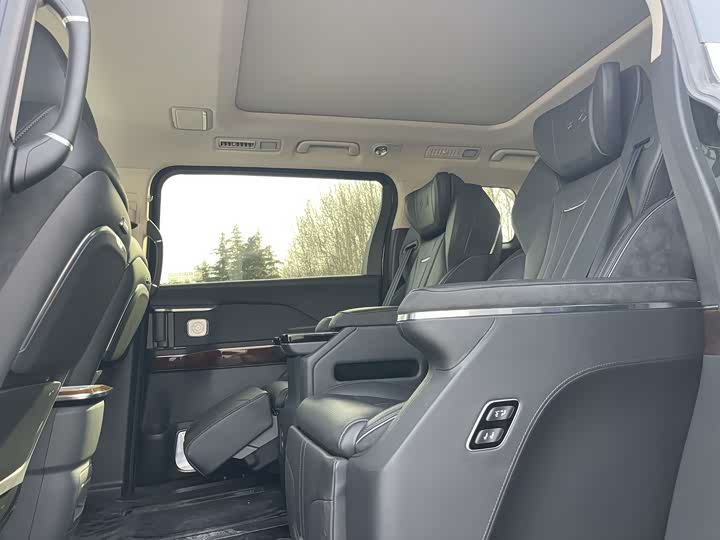 Фото 8 - Hongqi HQ9 Hybrid