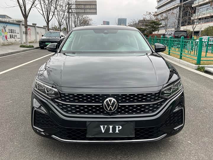 Фото 2 - Volkswagen Passat