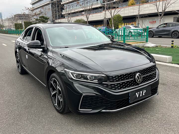 Фото 3 - Volkswagen Passat