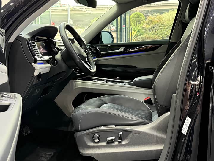 Photo 7 - Volkswagen Teramont Pro