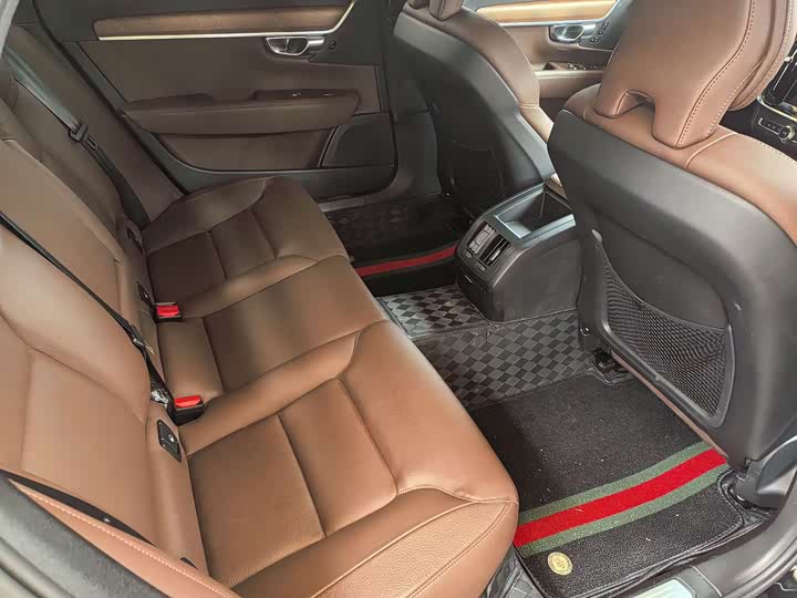 Фото 5 - Volvo S90