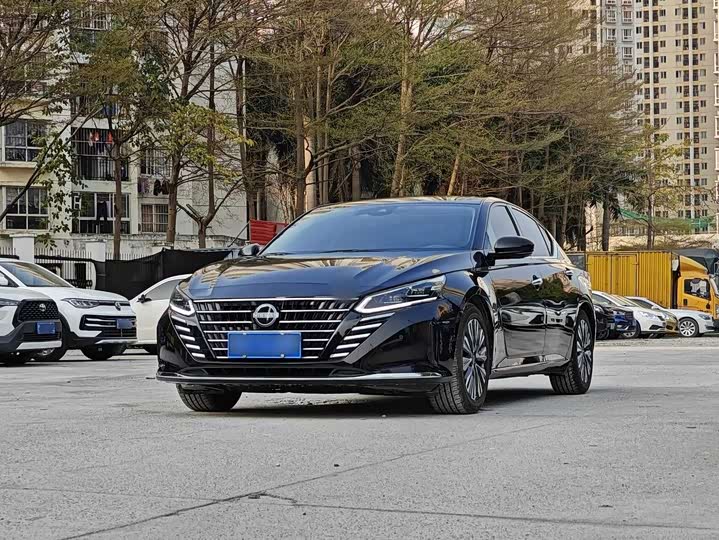 Фото 1 - Nissan Teana