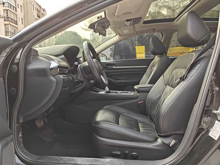 Фото 4 - Nissan Teana