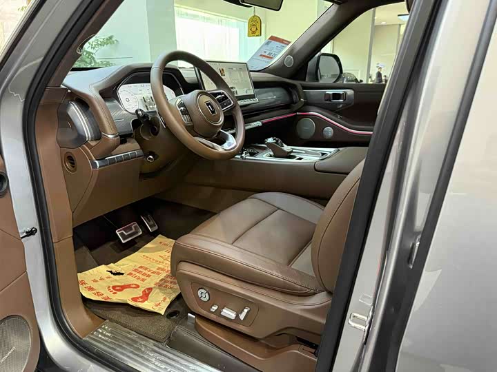 Фото 4 - Tank 700 Hybrid