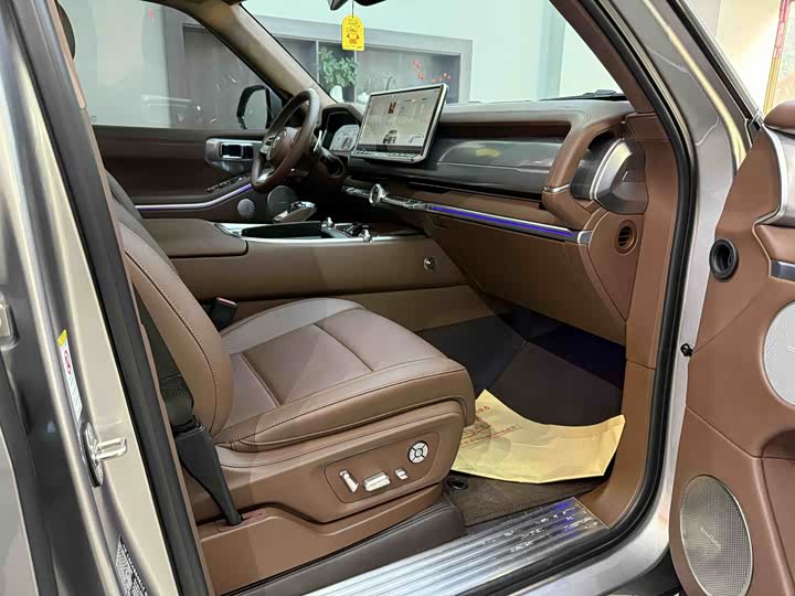 Фото 6 - Tank 700 Hybrid