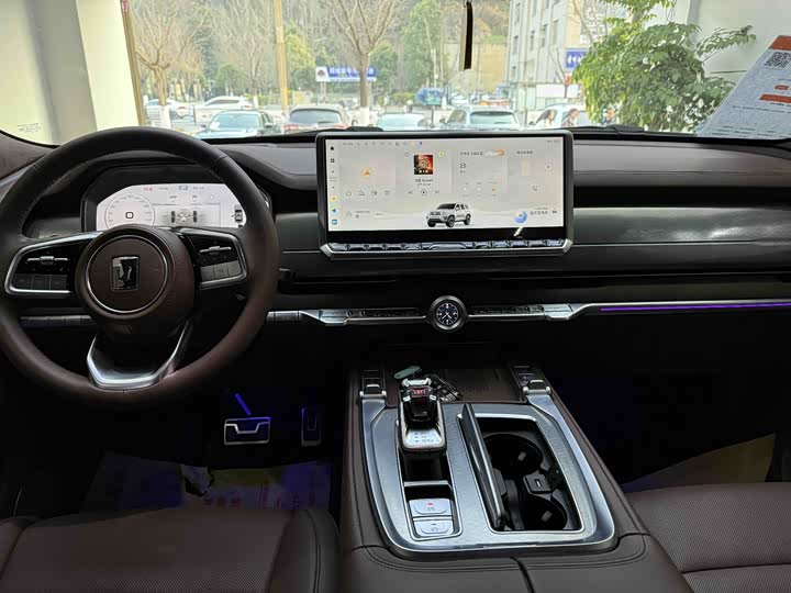 Фото 8 - Tank 700 Hybrid